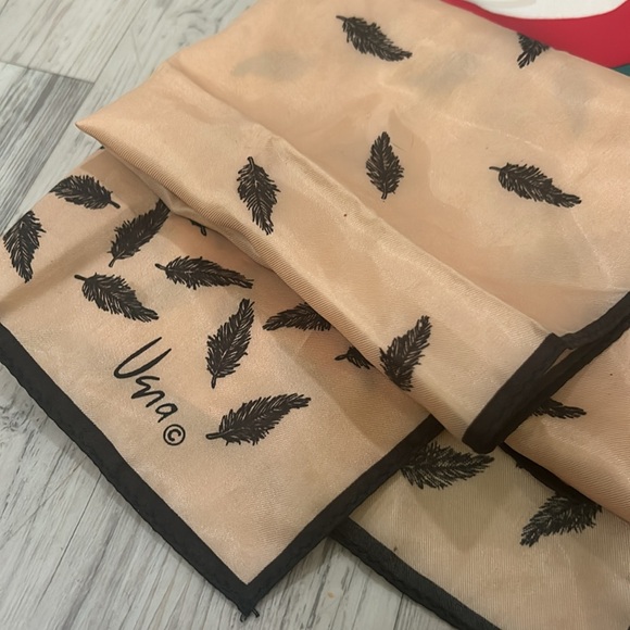 ID Unlimited Inc. ITALY  Scarf lot mix - Picture 7 of 8